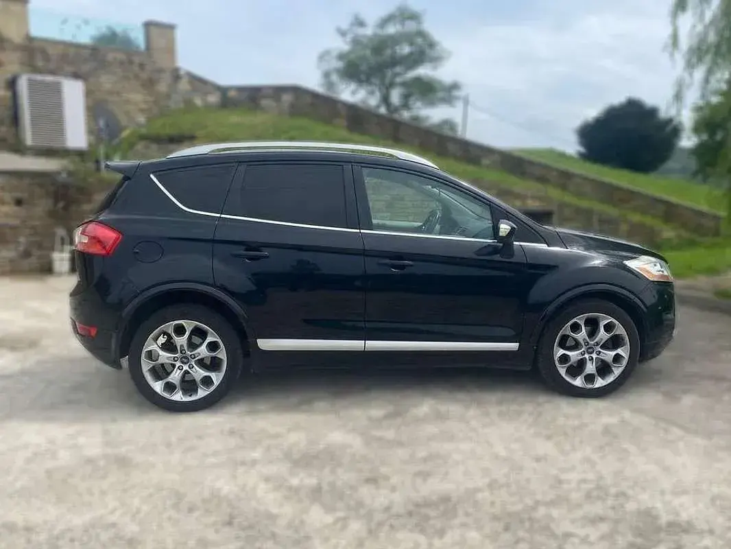 Usado Ford Kuga Titanium S 163 CV (119 kW) 2011 Negro SUV