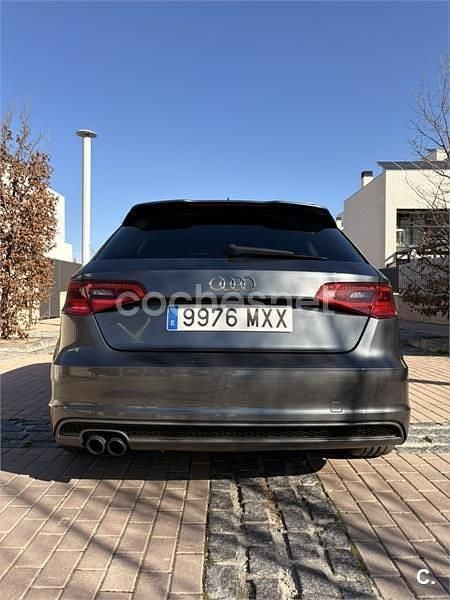 Usado Audi A3 Attraction 122 CV (89 kW) 2014 Gris / plata Berlina