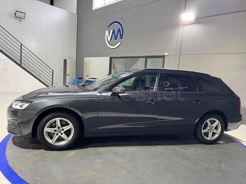 Usado Audi A4 Advanced Plus 136 CV (100 kW) 2019 Gris / plata Familiar