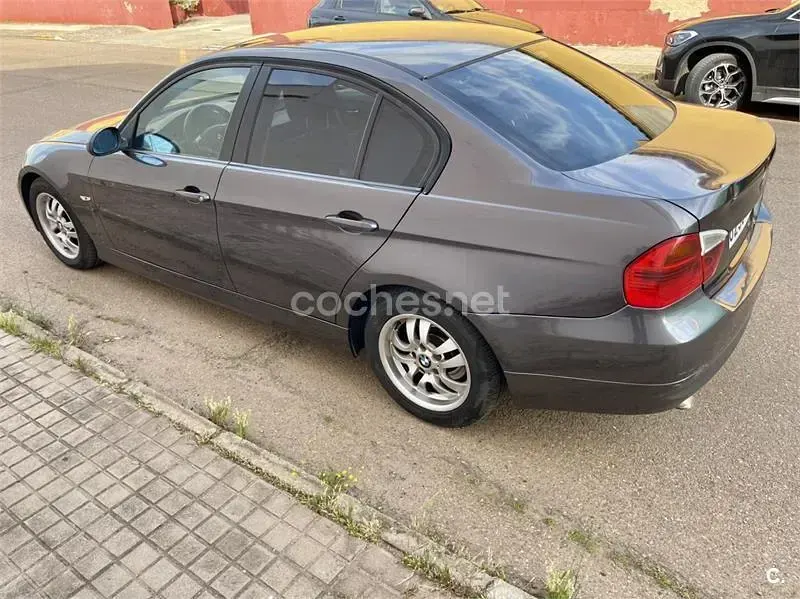 Usado BMW 318 115 CV (84 kW) 2006 Negro Berlina