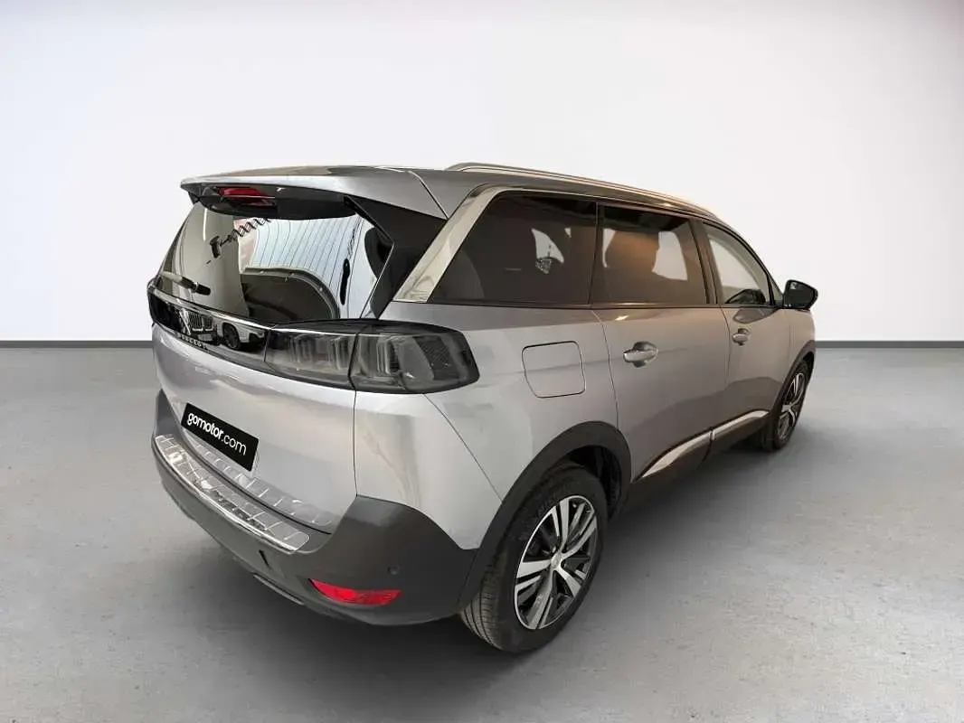 Usado Peugeot 5008 Allure 131 CV (96 kW) 2021 Gris SUV