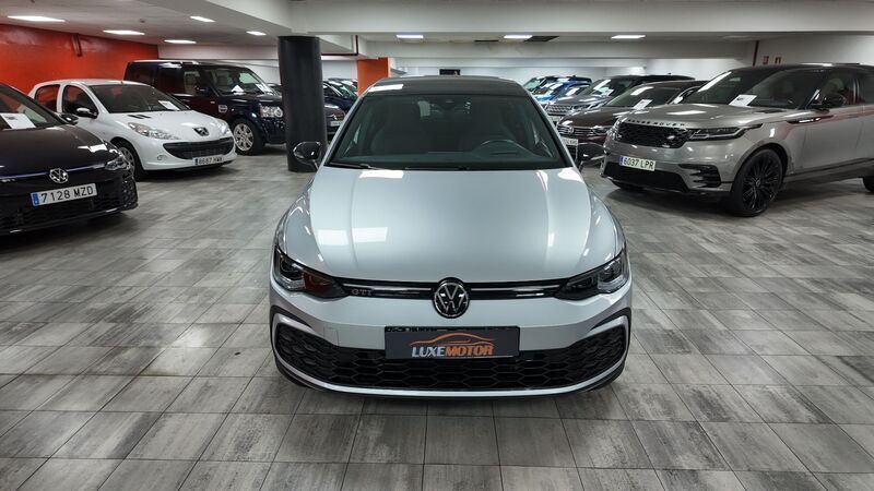 Gris Usado 2021 VW Golf VIII GTI | 33.990 € (Precio justo) - Imagen 1/4