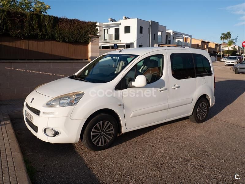 Usado Peugeot Partner Tepee Active 92 CV (67 kW) 2012 Blanco Monovolumen
