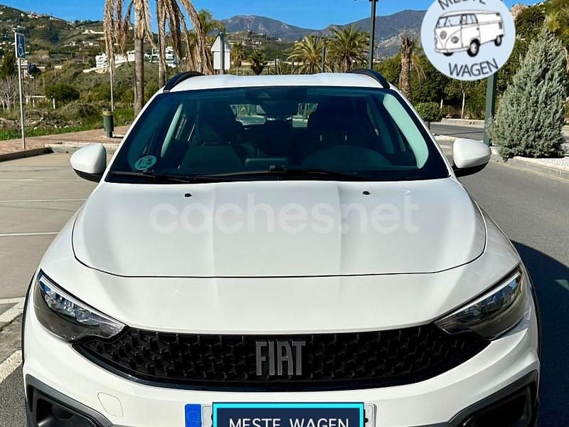 Usado Fiat Tipo Cross 100 CV (73 kW) 2023 Blanco Berlina