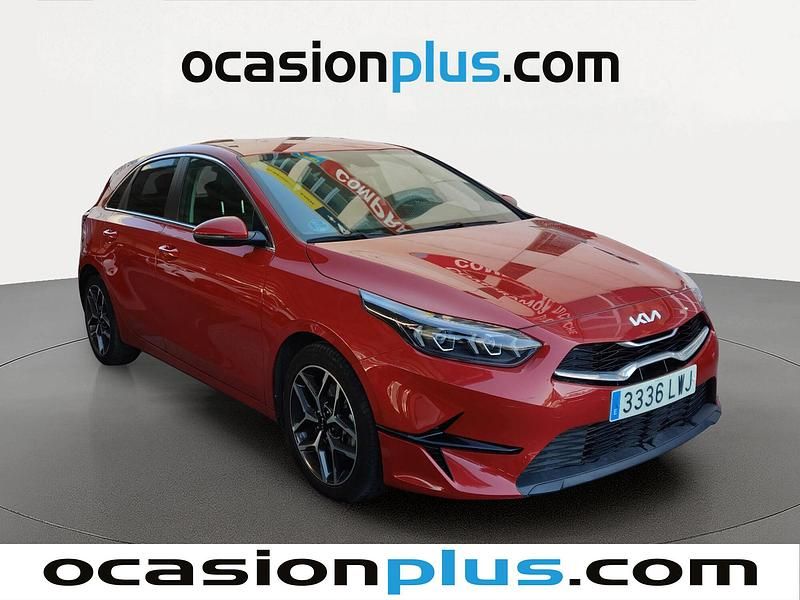 Usado Kia Ceed 120 CV (88 kW) 2022 Rojo Utilitario