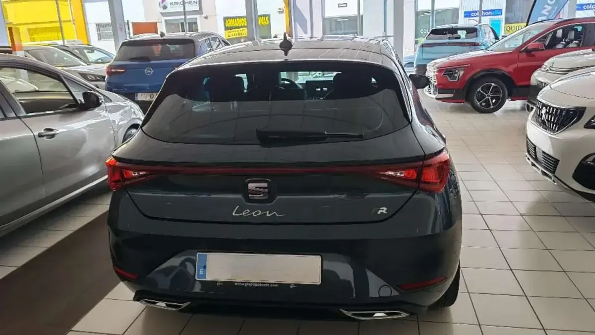 Nuevo Seat Leon FR 150 CV (110 kW) 2026 Gris Berlina