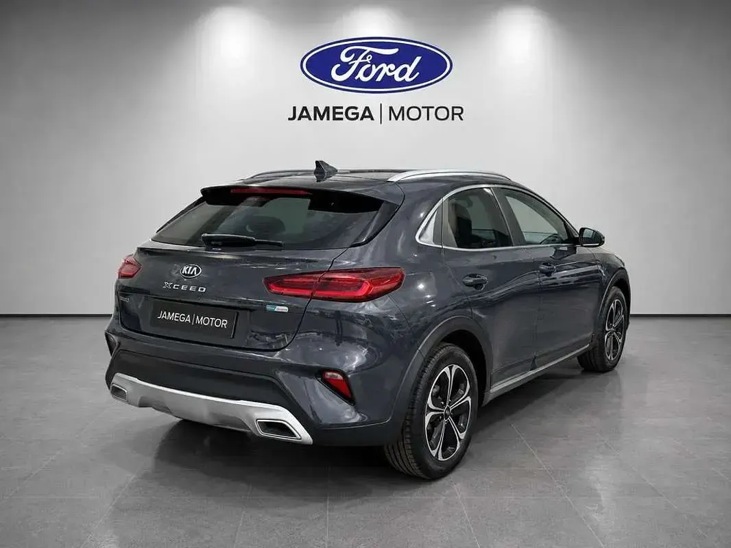 Usado Kia XCeed 141 CV (103 kW) 2021 Gris SUV