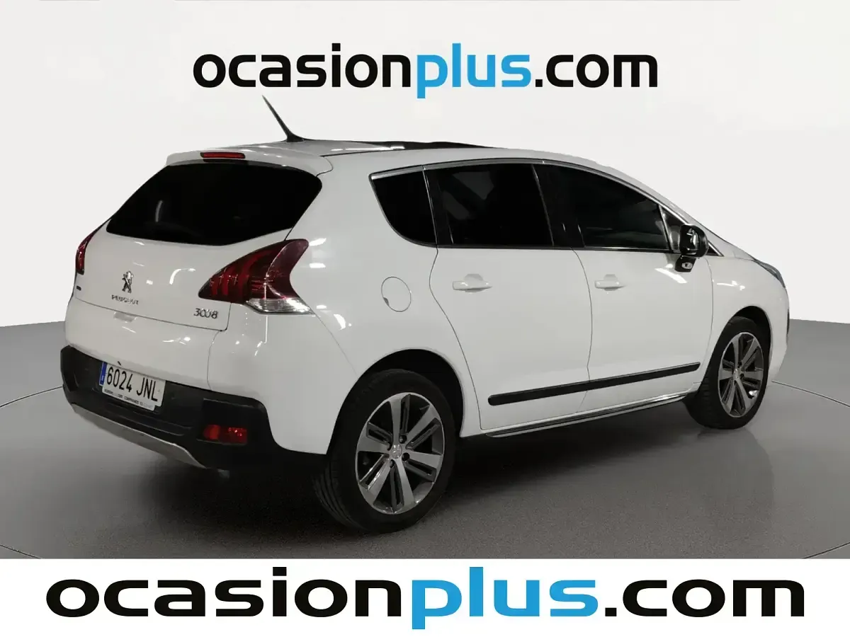 Usado Peugeot 3008 Allure 131 CV (96 kW) 2016 Blanco Monovolumen