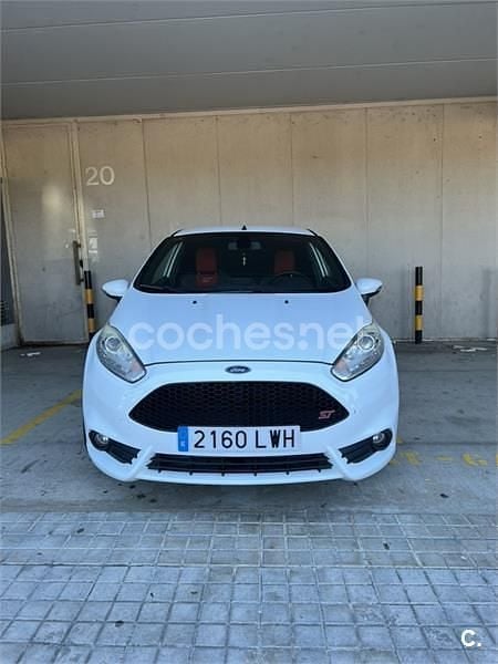 Usado Ford Fiesta ST 182 CV (133 kW) 2014 Blanco Utilitario