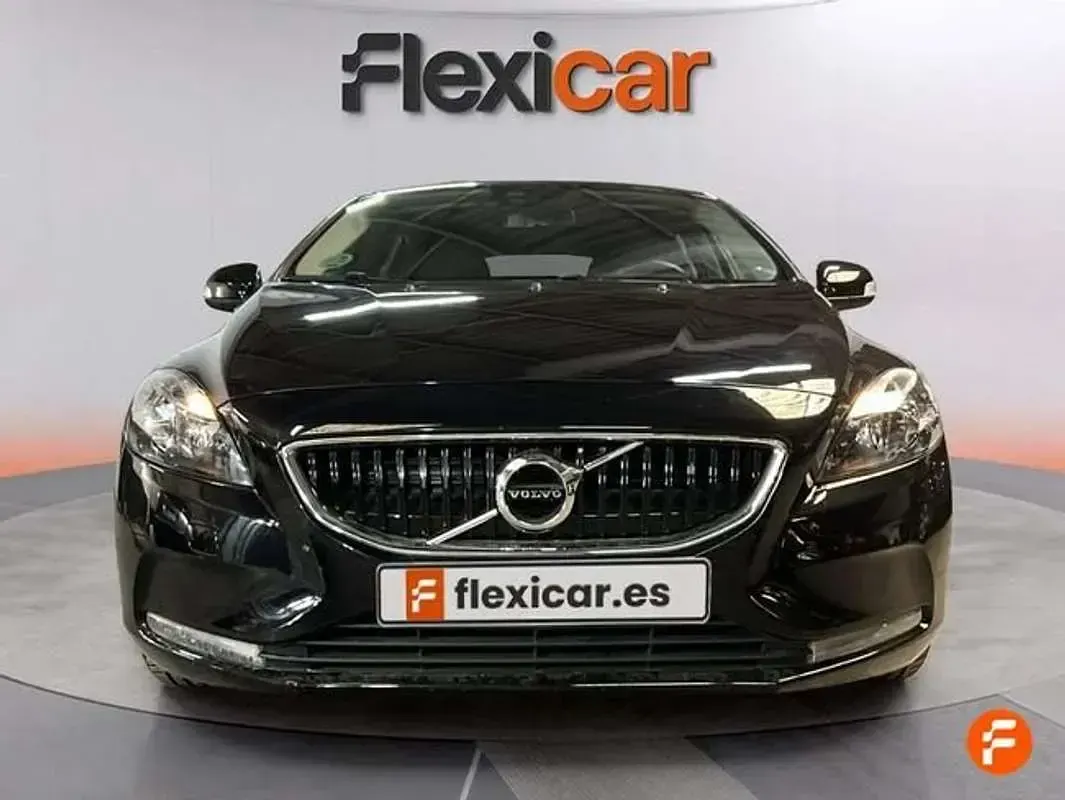 Occasion Volvo V40 Momentum 122 PK (89 kW) 2018 Zwart Hatchback
