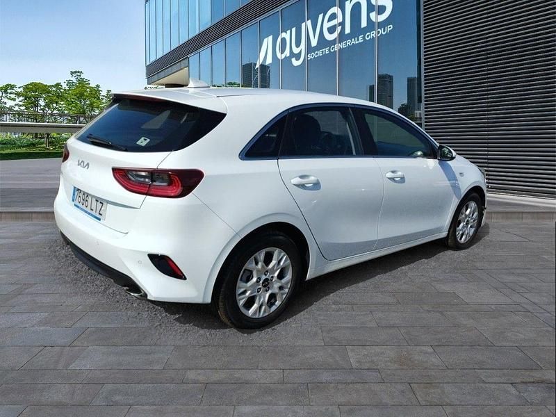 Usado Kia Ceed 101 CV (74 kW) 2021 Blanco Utilitario