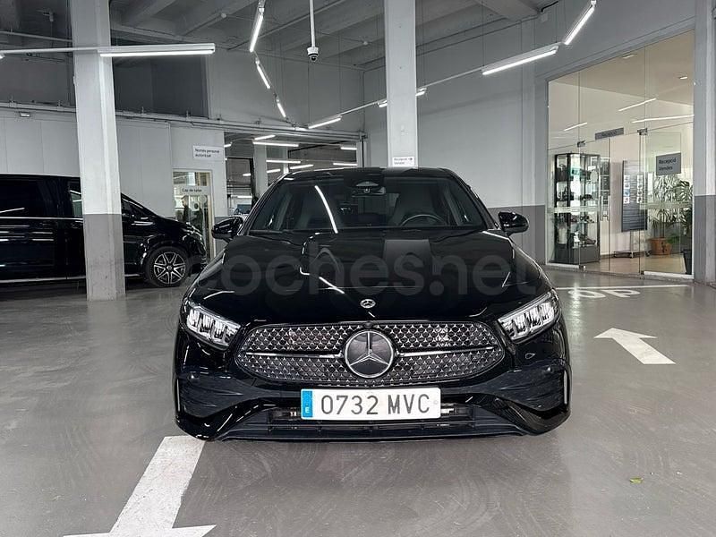 Usado Mercedes A200 AMG line 150 CV (110 kW) 2024 Negro noche Berlina
