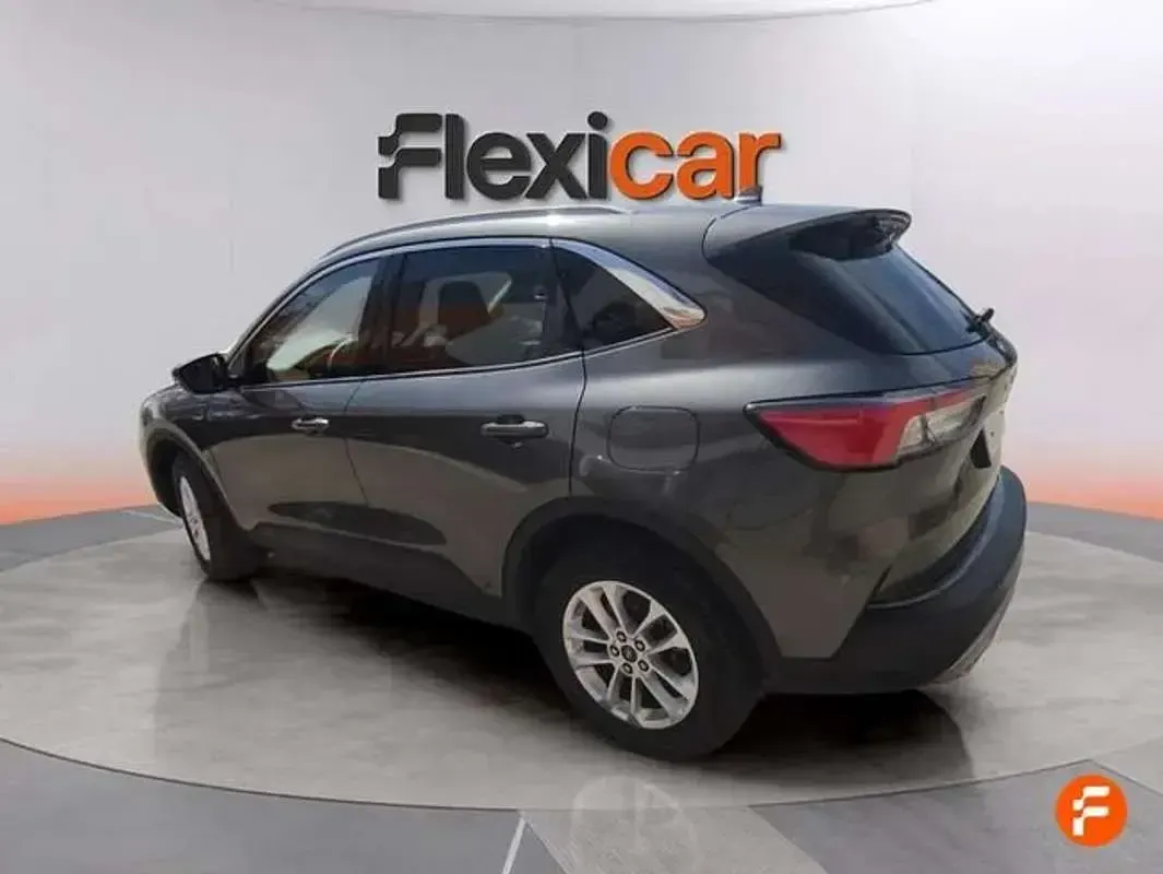 Usado Ford Kuga Titanium 150 CV (110 kW) 2023 Gris SUV