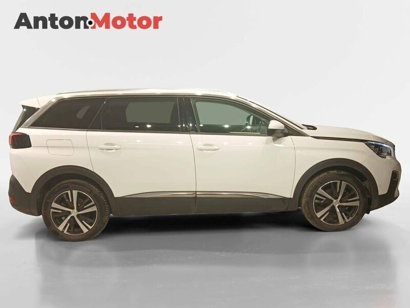 Usado Peugeot 5008 Allure 130 CV (95 kW) 2020 Blanco Monovolumen