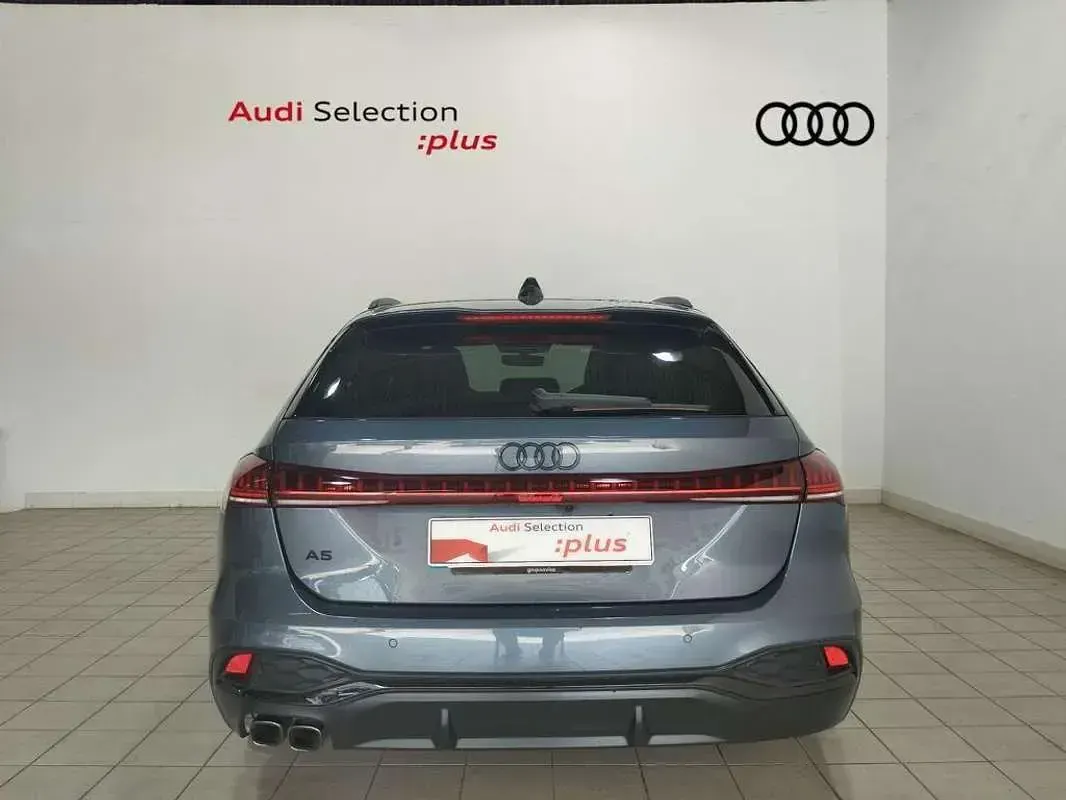Usado Audi A5 204 CV (150 kW) 2026 Azul Familiar