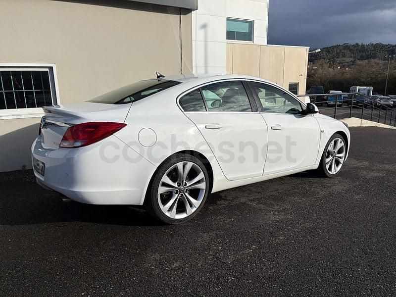 Usado Opel Insignia Cosmo 180 CV (132 kW) 2010 Blanco Berlina