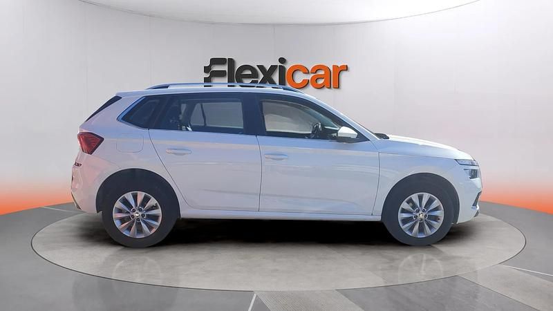 Usado Skoda Kamiq Ambition 110 CV (80 kW) 2021 Blanco SUV