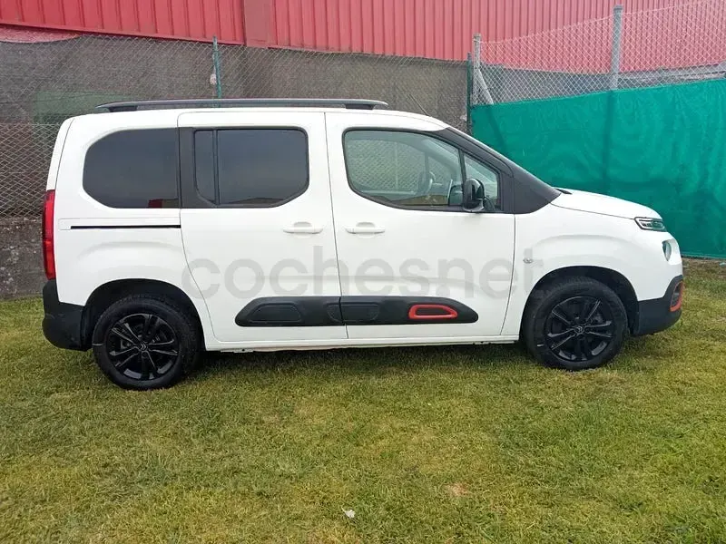 Usado Citroën Berlingo Shine 130 CV (95 kW) 2020 Blanco Monovolumen