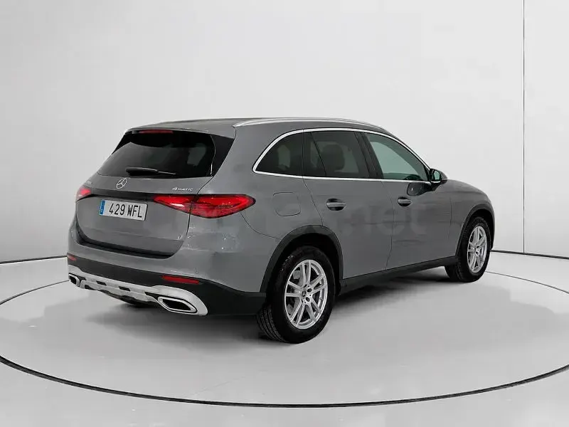 Usado Mercedes GLC200 204 CV (150 kW) 2023 Gris / plata SUV