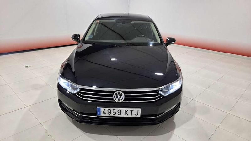 Usado VW Passat Advance 150 CV (110 kW) 2019 Negro Berlina