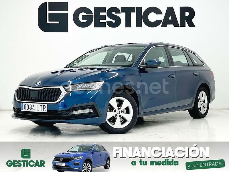 Azul Usado 2021 Skoda Octavia Ambition Familiar | 18.990 € (Precio justo) - Imagen 1/4
