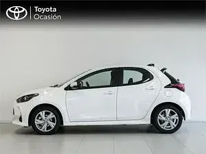 Usado Toyota Yaris Active 116 CV (85 kW) 2025 Blanco Utilitario