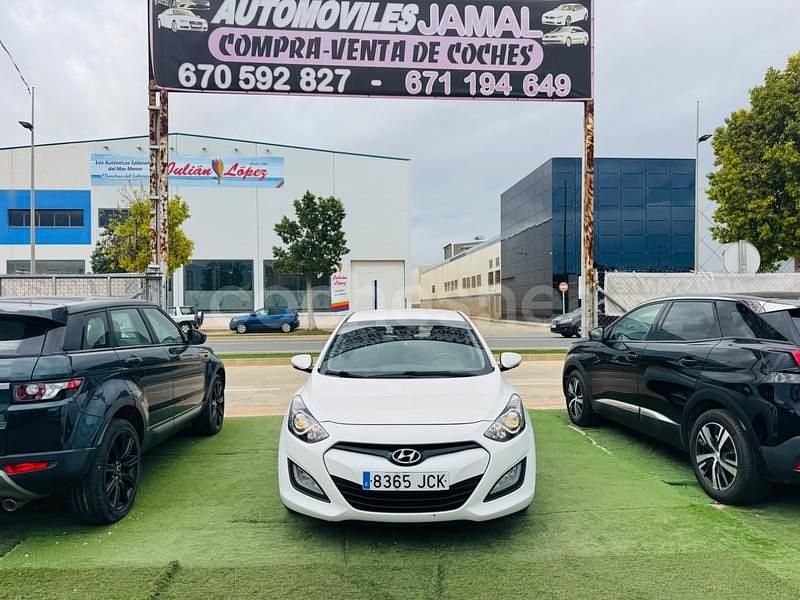 Käytetty Hyundai i30 GO! 101 HP (74 kW) 2015 Valkoinen Sedan
