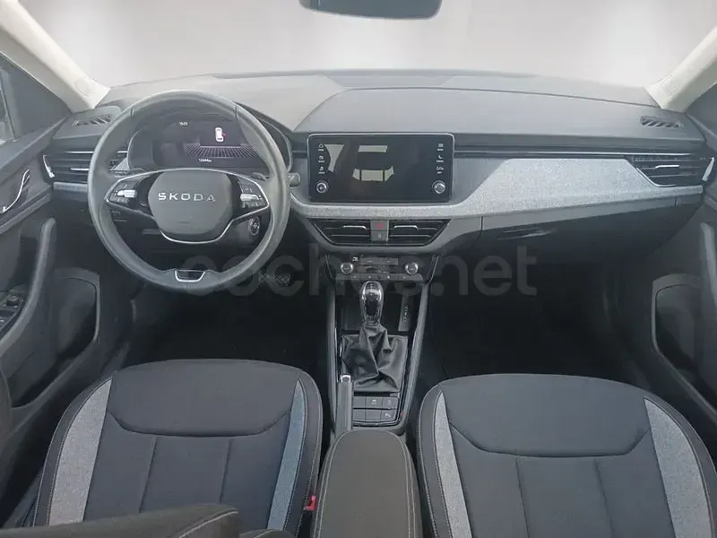 Usado Skoda Kamiq Selection 115 CV (84 kW) 2025 Negro SUV
