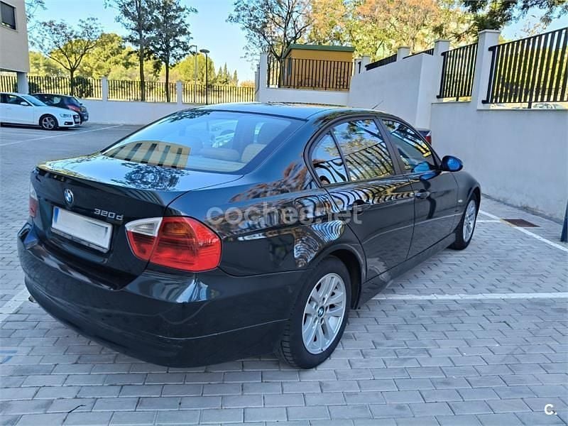 Verde Usado 2013 BMW 320 Comfort Edition Berlina | 8500 € - Imagen 1/4