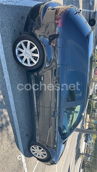 Usado Audi A3 Ambiente 140 CV (102 kW) 2006 Negro Utilitario