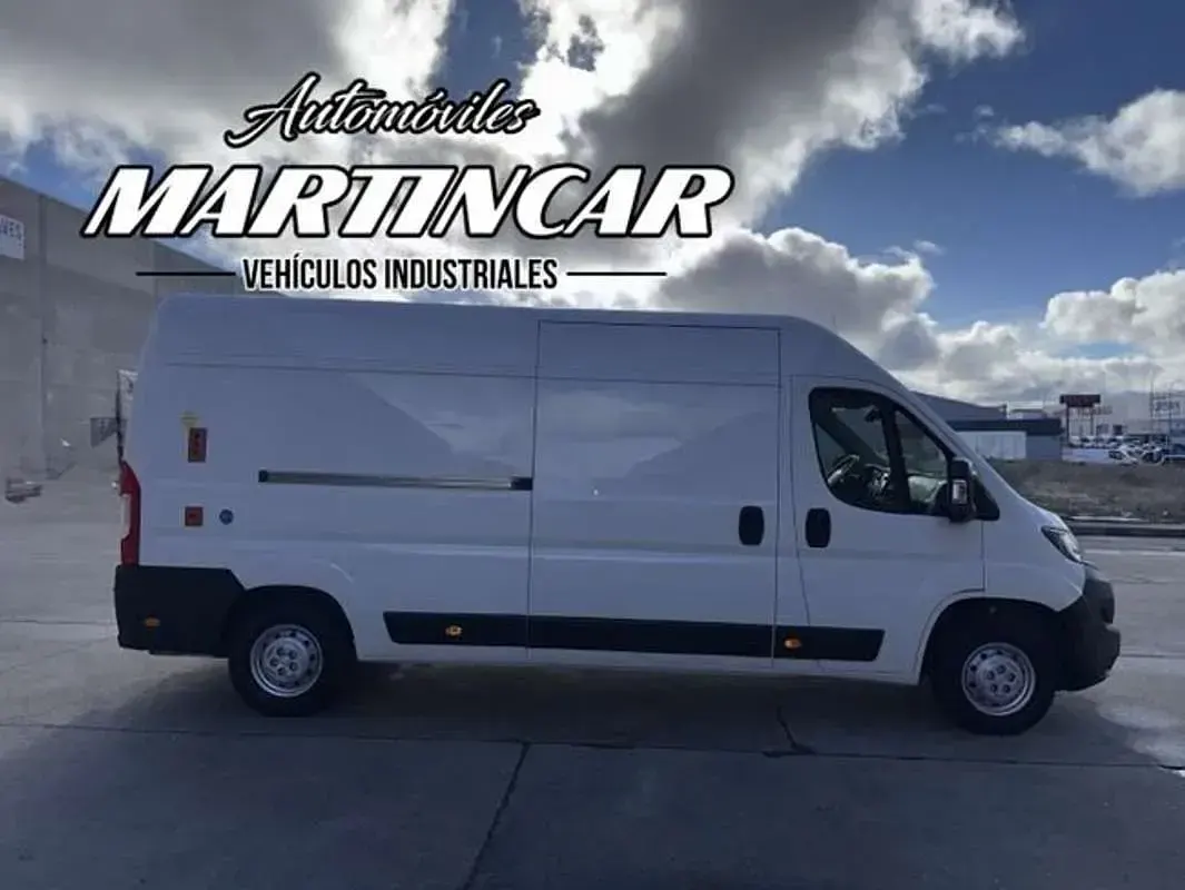 Usado Peugeot Boxer 131 CV (96 kW) 2018 Gris Van