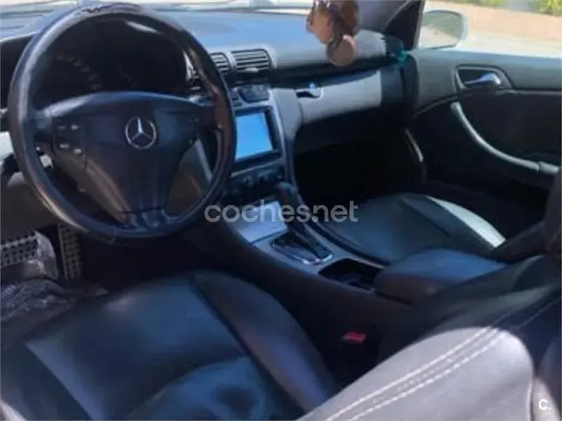 Usado Mercedes C220 143 CV (105 kW) 2003 Gris / plata Berlina