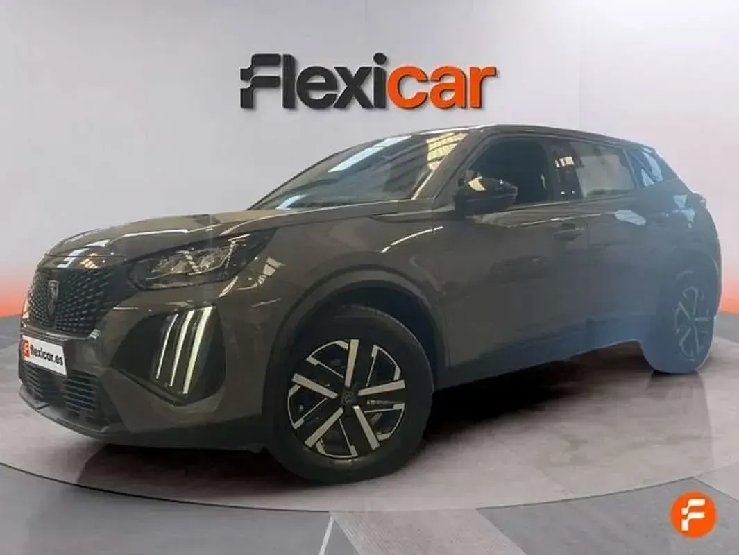 Usado Peugeot 2008 Active 102 CV (75 kW) 2023 Gris SUV