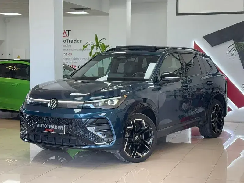 Usado VW Tiguan R-line 193 CV (141 kW) 2024 Azul SUV