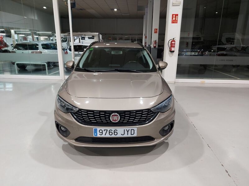 Usado Fiat Tipo Lounge 120 CV (88 kW) 2017 Marrón Familiar