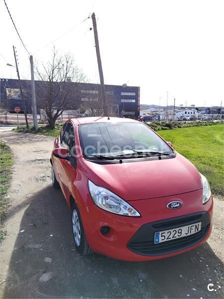 Usado Ford Ka 69 CV (50 kW) 2015 Rojo Berlina