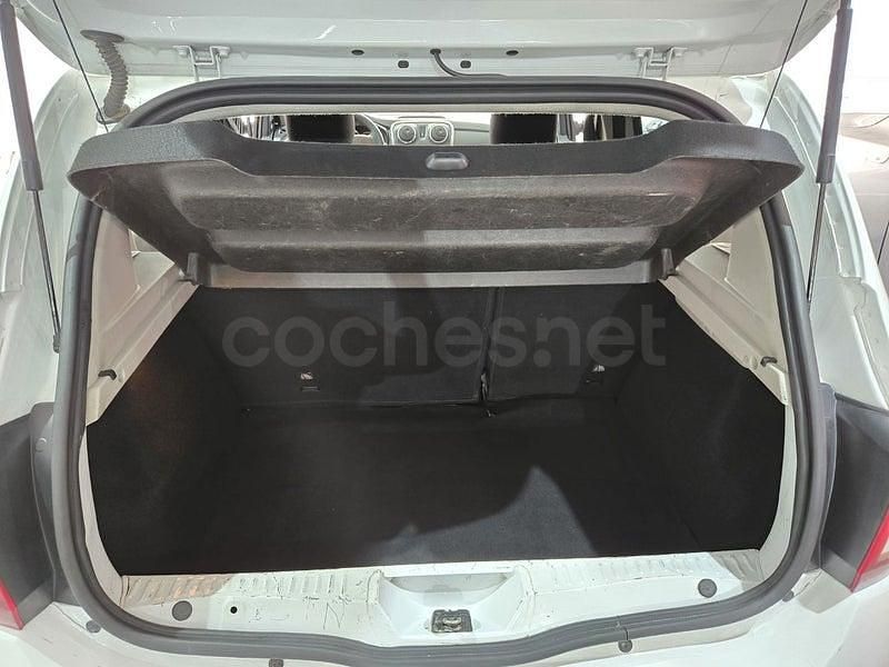 Usado Dacia Sandero Ambiance 73 CV (53 kW) 2017 Blanco Berlina