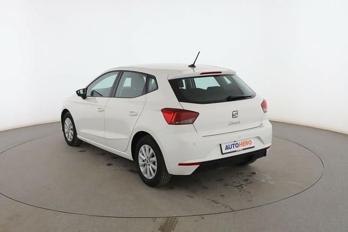 Usado Seat Ibiza Style Plus 111 CV (81 kW) 2022 Blanco Berlina