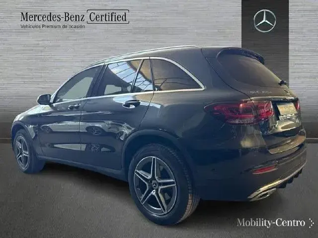 Usado Mercedes GLC300e 320 CV (235 kW) 2022 Gris grafito SUV