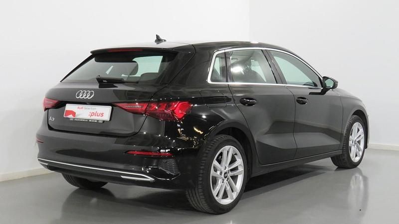 Usado Audi A3 Advanced Plus 110 CV (80 kW) 2022 Negro brillante Berlina