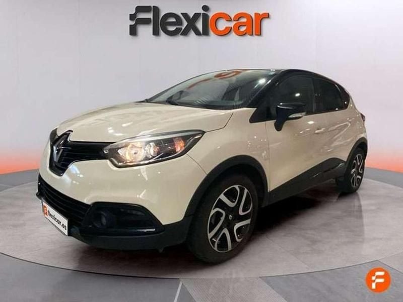 Usado Renault Captur Intens 90 CV (66 kW) 2015 Beige SUV