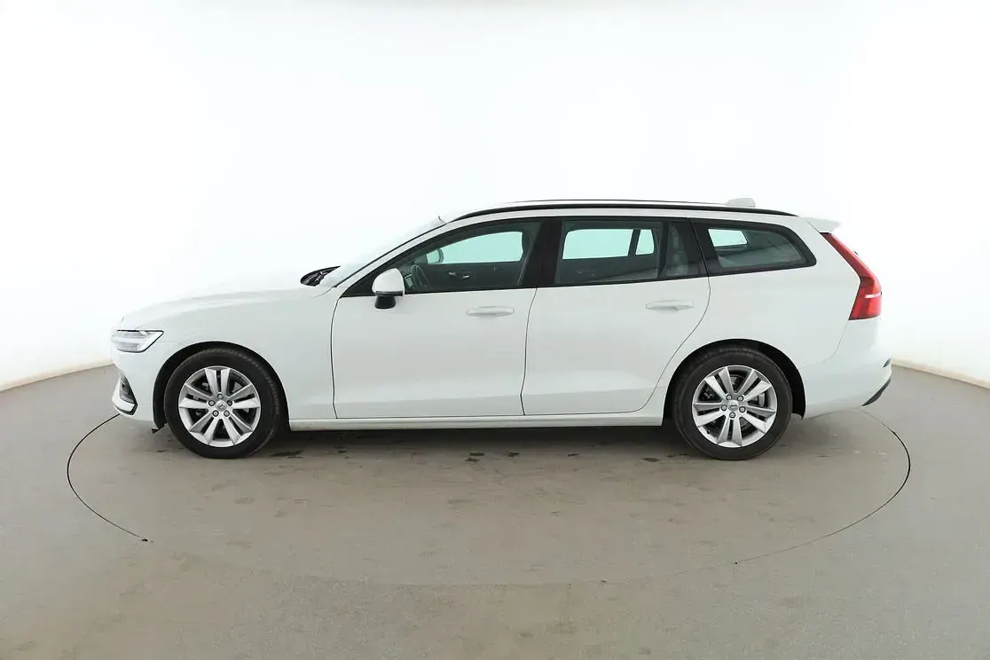 Usado Volvo V60 Momentum 150 CV (110 kW) 2019 Blanco Familiar