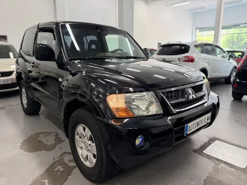Usado Mitsubishi Montero Intense 160 CV (117 kW) 2005 Negro SUV