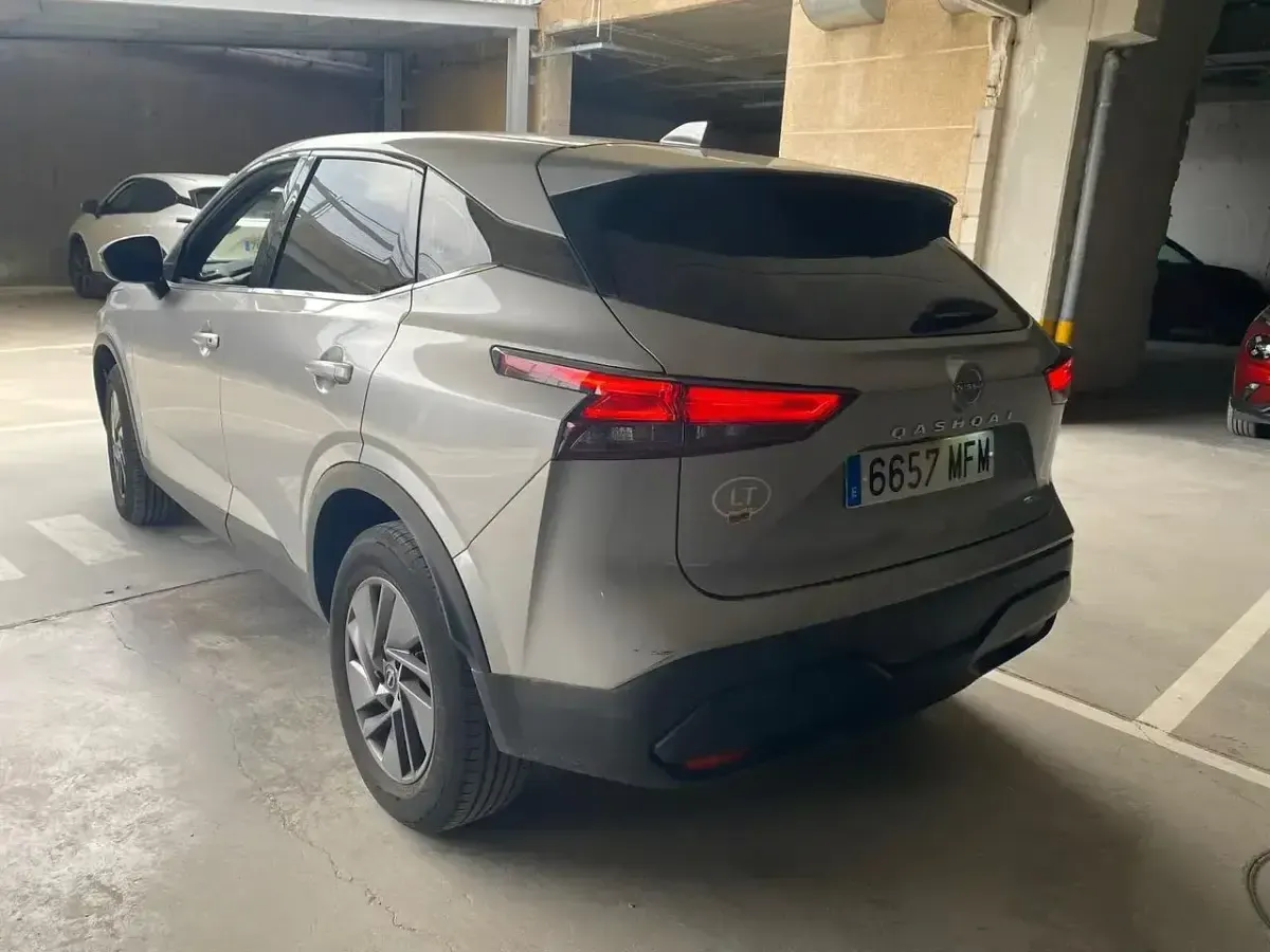 Usado Nissan Qashqai Acenta 140 CV (102 kW) 2023 Gris SUV
