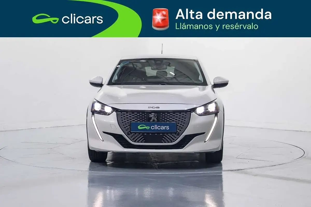 Usado Peugeot e-208 Allure 100 kW (136 CV) 2021 Blanco Utilitario