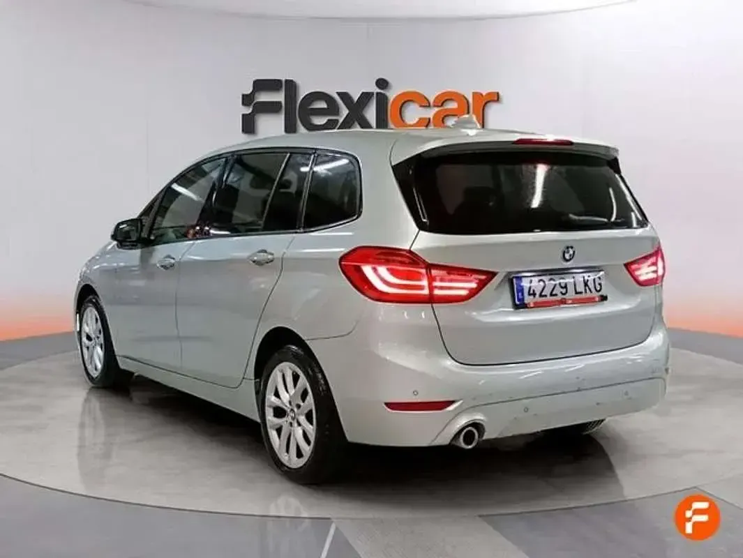 Używany BMW 218 140 KM (102 kW) 2020 Szary Minivan
