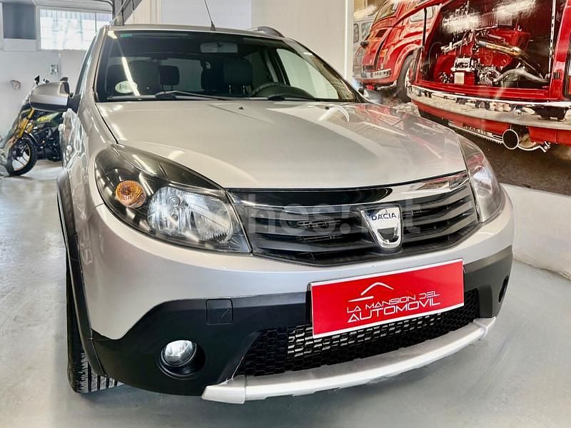 Gris / plata Usado 2011 Dacia Sandero Stepway Berlina | 5900 € (Precio justo) - Imagen 1/4