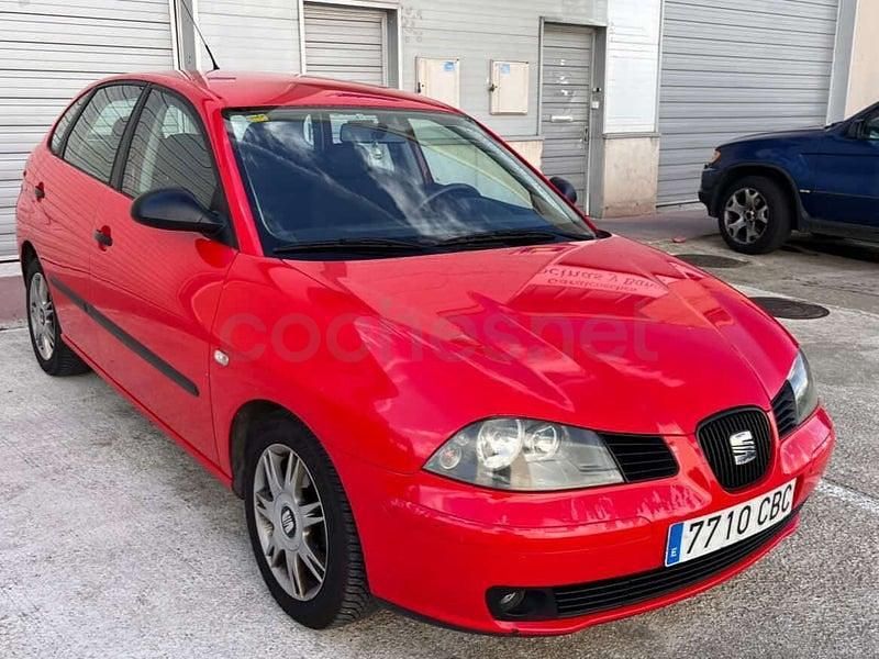 Usado Seat Ibiza Fresh 100 CV (73 kW) 2004 Rojo Utilitario