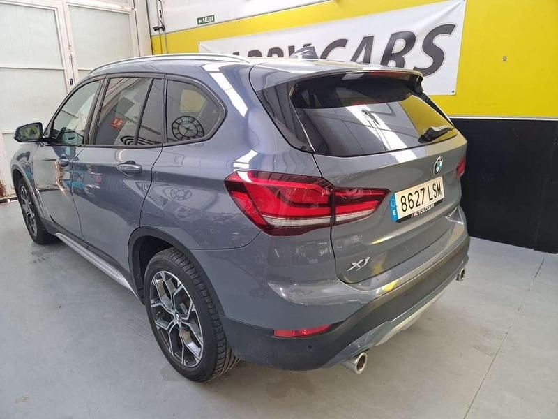 Usado BMW X1 Comfort Edition 150 CV (110 kW) 2021 Gris SUV