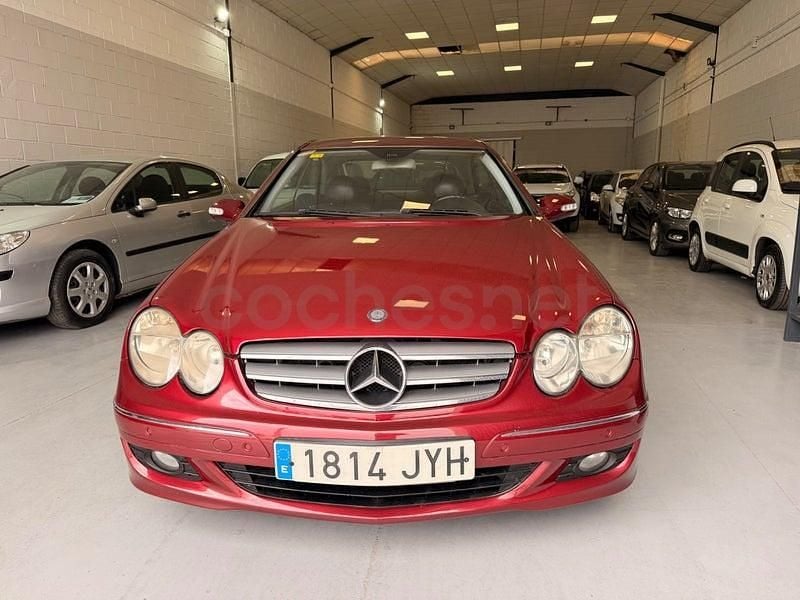Usado Mercedes CLK220 Elegance 150 CV (110 kW) 2006 Granate Coupe